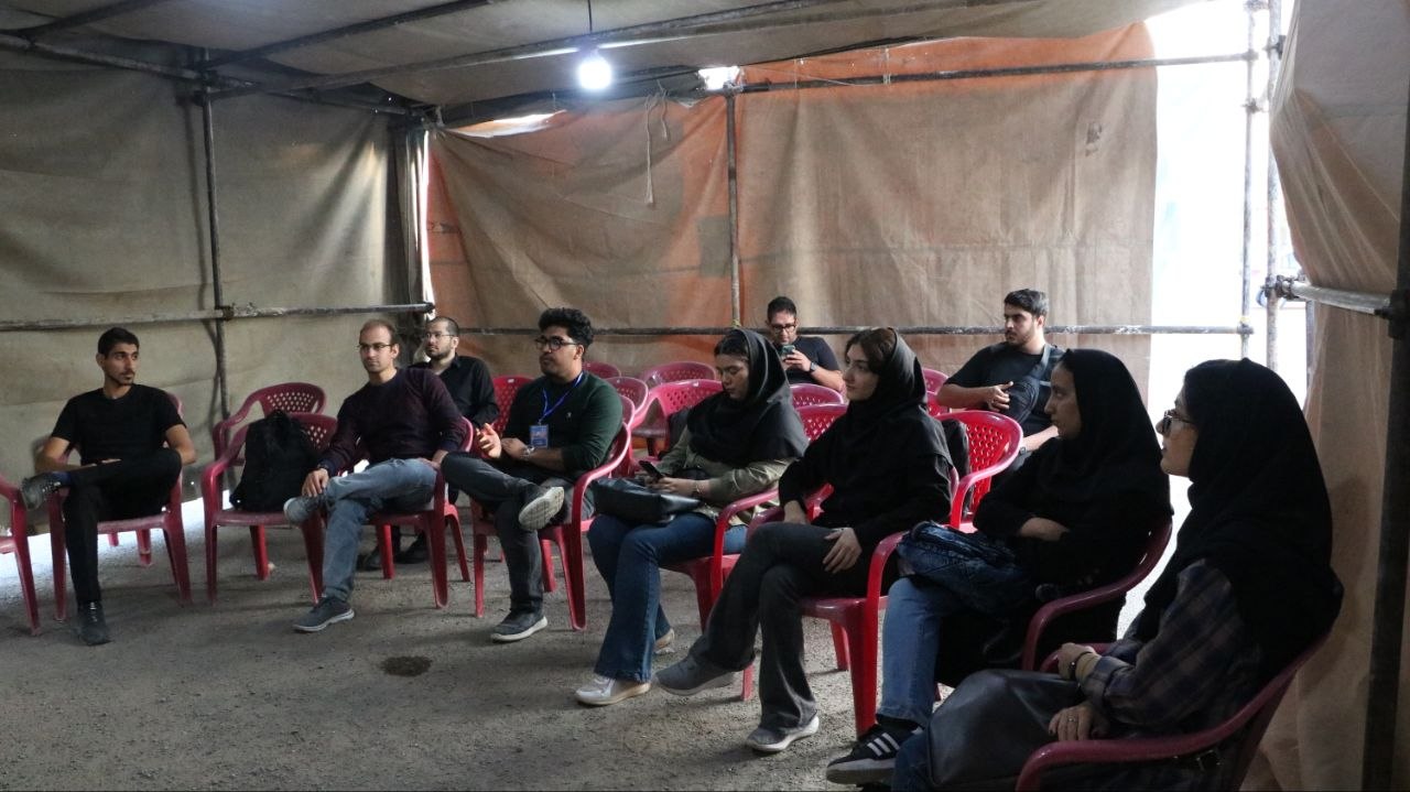 جلسه گفت‌وگوی آزاد به زبان انگلیسی (دوشنبه ۱۹ آبان ۱۴۰۴): این جلسه از سلسله نشست‌های گفت‌وگوی آزاد، با موضوع «اقتباس، از کتاب تا فیلم: صدا و سینما یا سکوت و کتابخانه» در سالن ۱ جنب پارکینگ دانشکده مهندسی برگزار گردید.