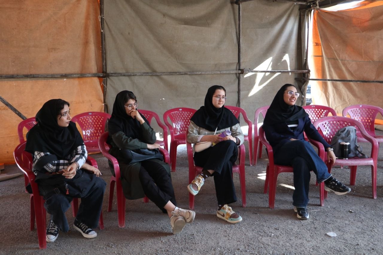 سومین جلسه کتاب‌خوانی انجمن (سه‌شنبه ۲۰ آبان ۱۴۰۴): در این جلسه، داستان کوتاه «ارمغان مغان» اثر او. هنری، با مدیریت سرکار خانم مبینا پورنوادریان (دانشجوی کارشناسی ادبیات انگلیسی)