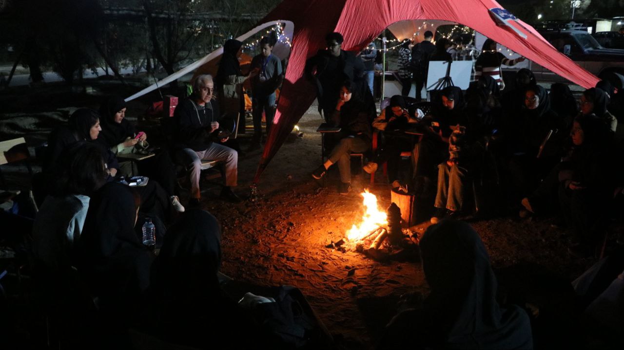 نشست علمی با عنوان «اِختاپوسِ گمانه‌زن» (دوشنبه ۱۹ آبان ۱۴۰۴، ساعت ۱۹): این نشست با سخنرانی جناب آقای دکتر حامد حبیب‌زاده در محل پارک مهندس‌ها برگزار شد.