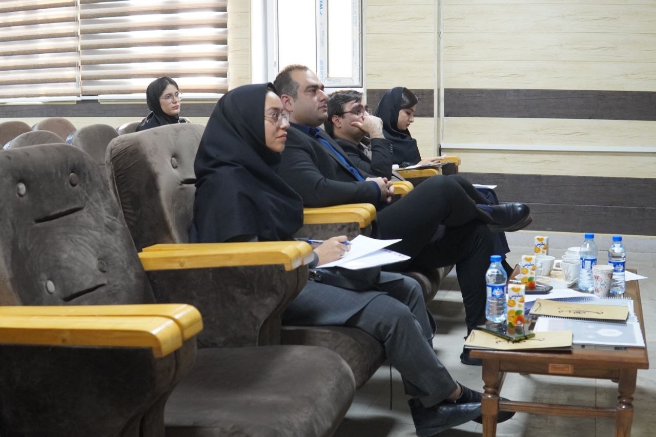 🔹در تاریخ ۱۲ آذرماه ۱۴۰۴، در هجدهمین جشنواره بین‌المللی حرکت، نمایندگان انجمن علمی انگلیسی دانشگاه کاشان، سرکار خانم مریم خلیلی (دبیر سابق انجمن) و سرکار خانم ساجده سلیمی (سردبیر سابق نشریه هشتگ)، در بخش "سکوی حرکت" حاضر شدند و به ارائه‌ی دستاوردها و فعالیت‌های یک‌ساله انجمن (از خرداد ۱۴۰۳ تا خرداد ۱۴۰۴) پرداختند.