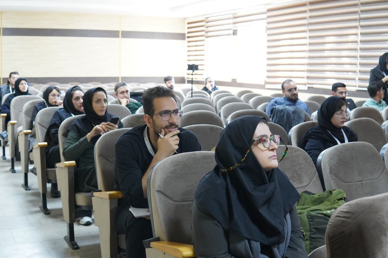 🔹در تاریخ ۱۲ آذرماه ۱۴۰۴، در هجدهمین جشنواره بین‌المللی حرکت، نمایندگان انجمن علمی انگلیسی دانشگاه کاشان، سرکار خانم مریم خلیلی (دبیر سابق انجمن) و سرکار خانم ساجده سلیمی (سردبیر سابق نشریه هشتگ)، در بخش "سکوی حرکت" حاضر شدند و به ارائه‌ی دستاوردها و فعالیت‌های یک‌ساله انجمن (از خرداد ۱۴۰۳ تا خرداد ۱۴۰۴) پرداختند.