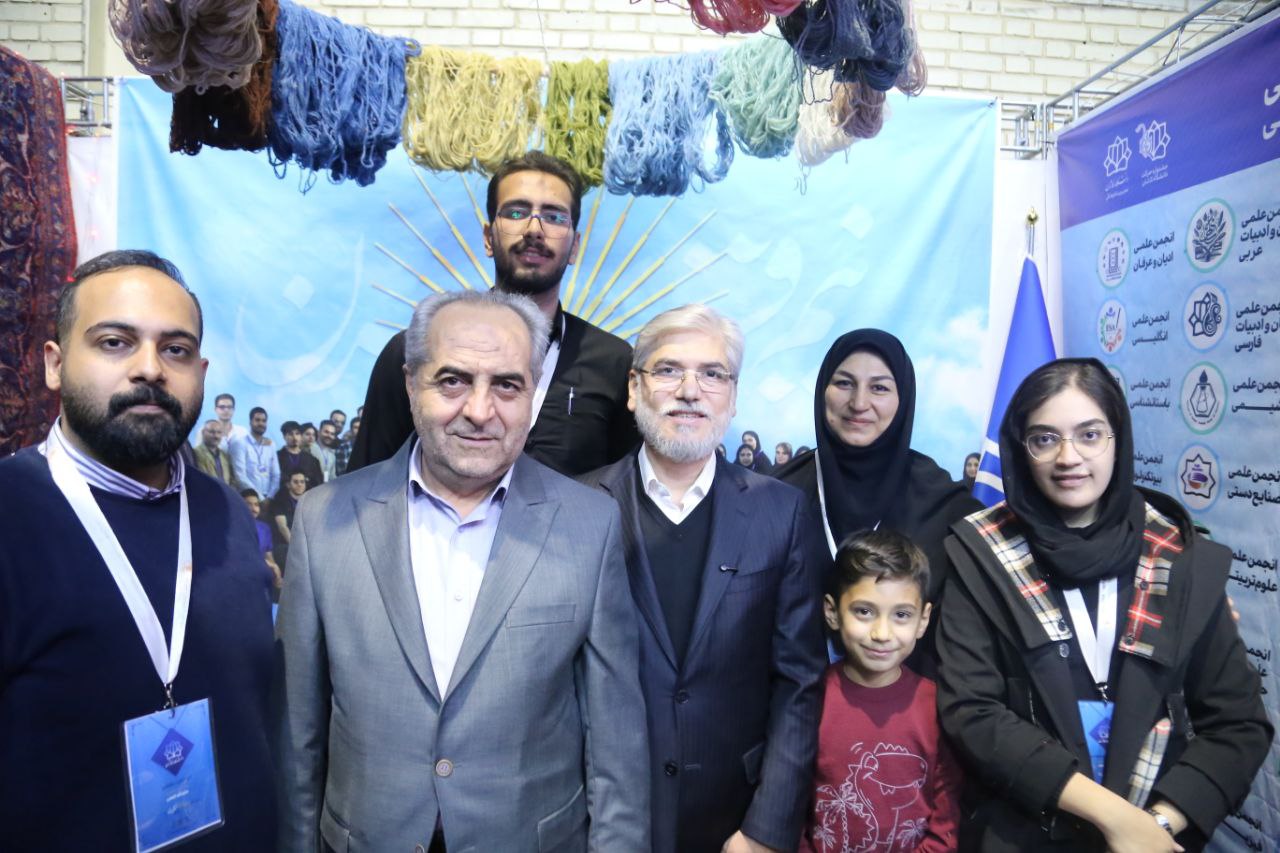 این غرفه شاهد بازدید دکتر سیمایی صراف (وزیر علوم)، دکتر شالچی (معاون فرهنگی وزارت علوم) و سایر مسئولان عالی رتبه‌ بود. بازدید از دستاوردها و گفت‌وگو با نمایندگان دانشگاه از جمله برنامه‌های این بازدید بود.